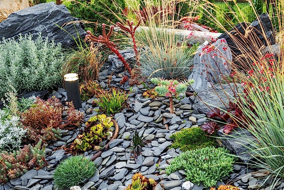 Taşlarla Bahçe Dekorasyonu